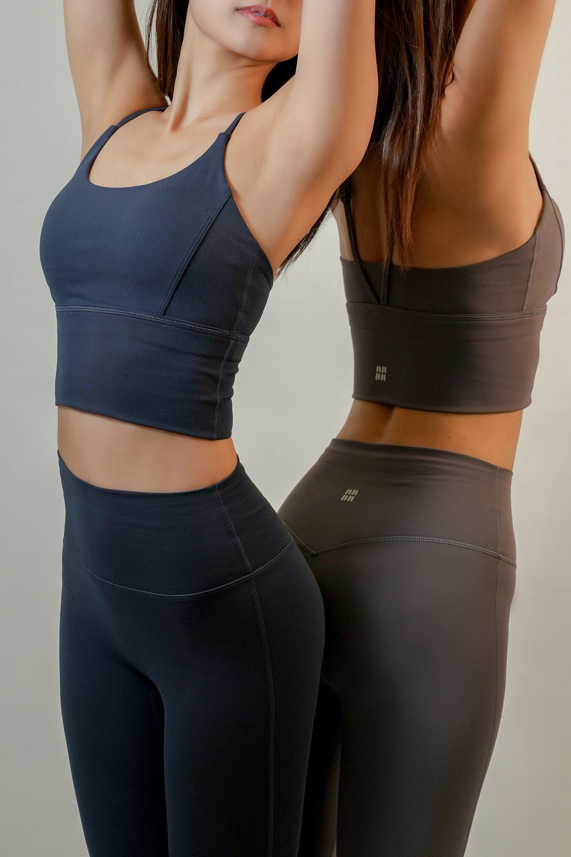 Essential V-Bra Tank · Grey